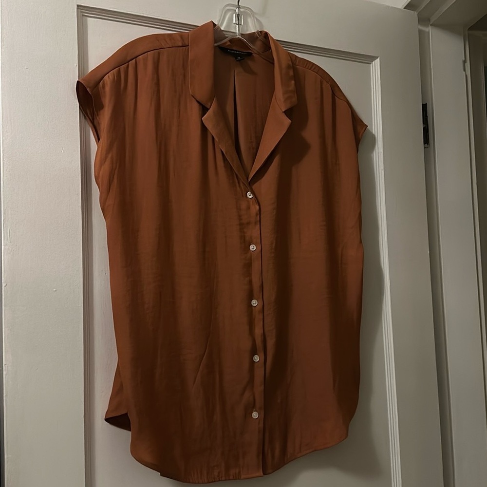 Banana Republic short sleeve resort collar shirt in pink sand dune, size M, NWOT
